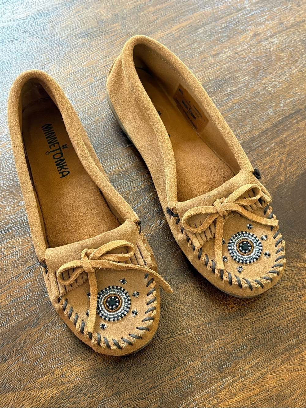 Minnetonka We to Me Massai Suede Moccasins Leather, Limited Edition, Size 6